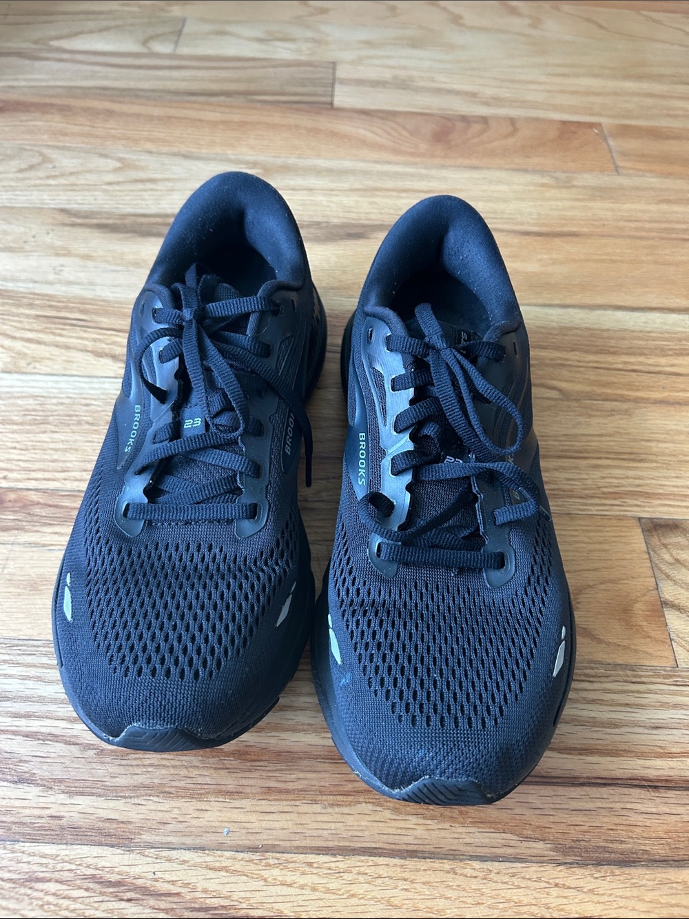 Brooks Adrenaline GTS23 Triple Black Sneakers
